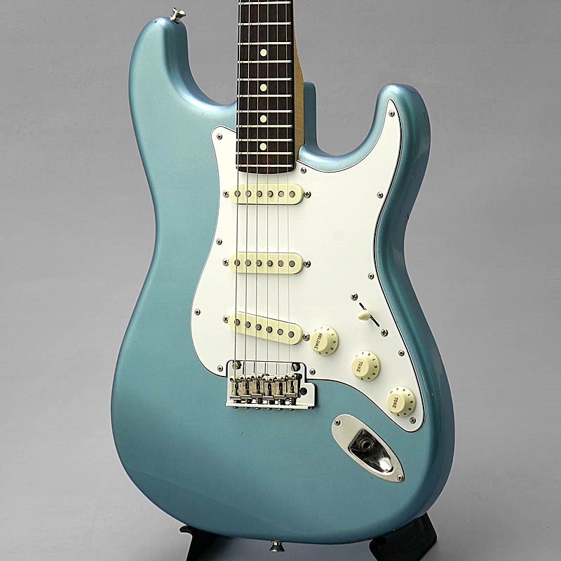 Fender Made in Japan 2019 Limited Collection Stratocaster (Ice Blue Metallic)の画像